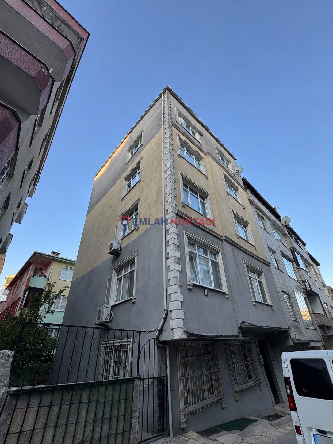 EMLAK NOKTASI'NDAN 3 CEPHELİ, FERAH 2+1 | HEM OTURUM HEM YATIRIM İÇİN İDEAL - KARADENİZ MAHALLESİ